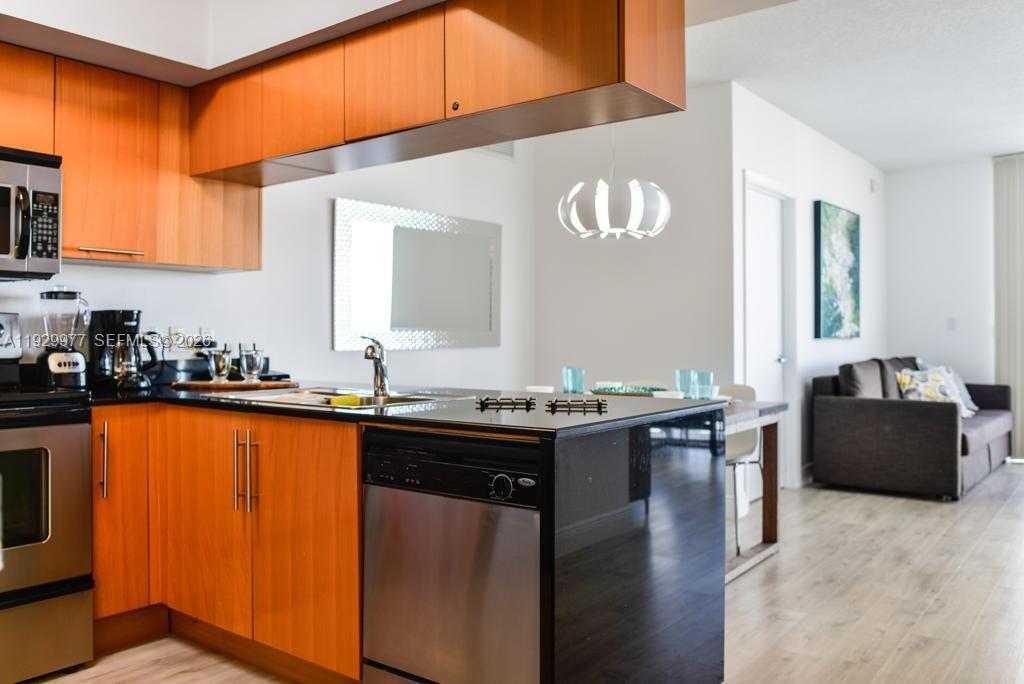 1750 N Bayshore Drive 4814 Property Photo 4