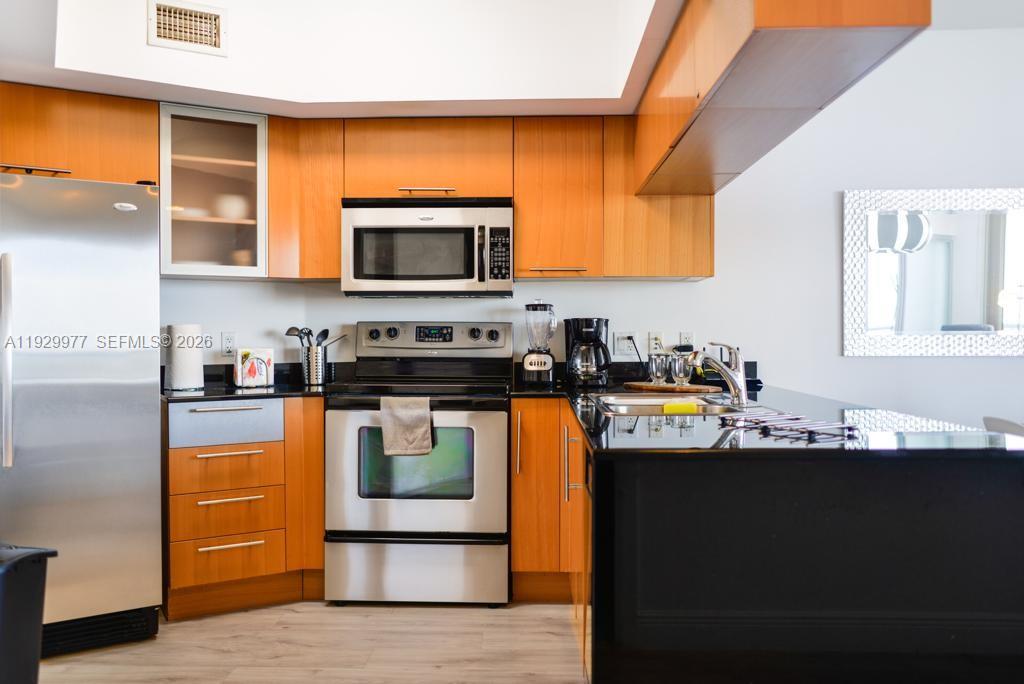 1750 N Bayshore Drive 4814 Property Photo 5
