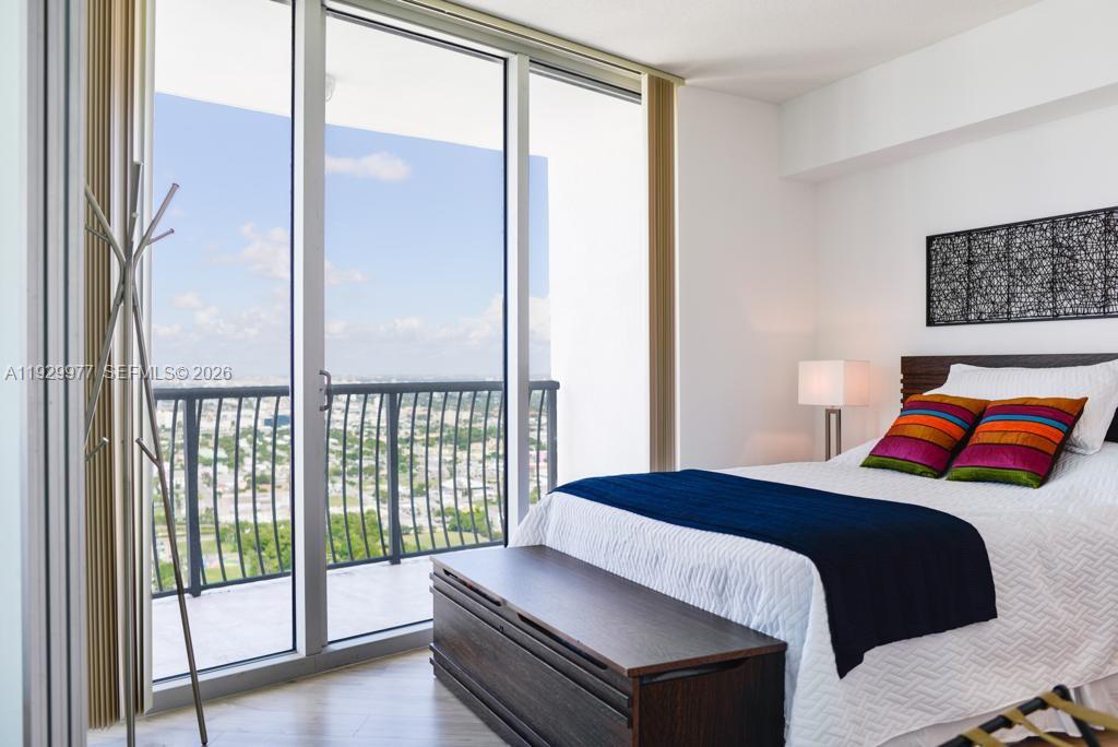 1750 N Bayshore Drive 4814 Property Photo 12