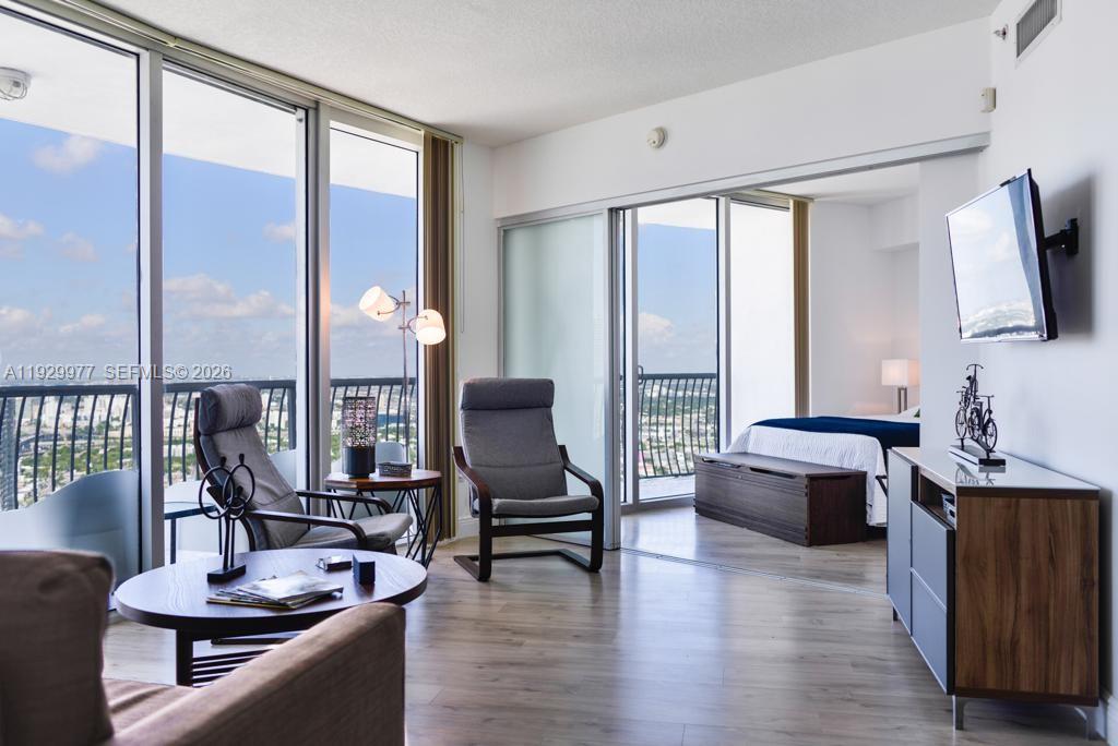 1750 N Bayshore Drive 4814 Property Photo 16