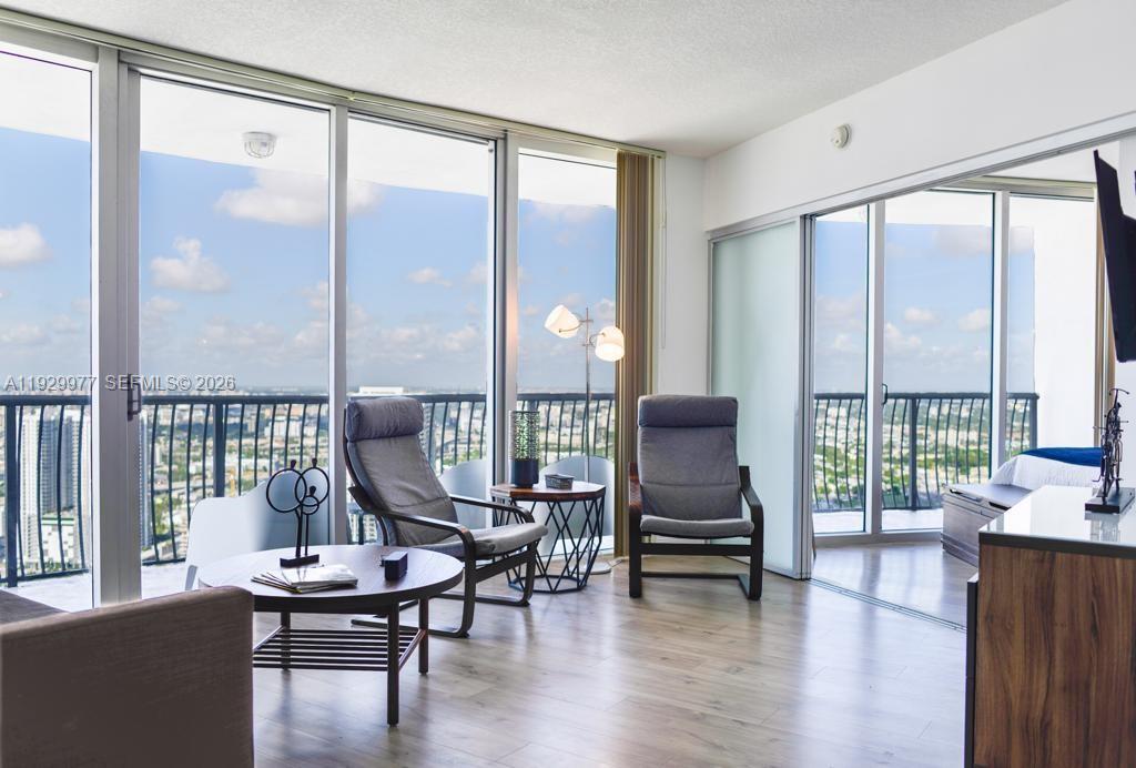 1750 N Bayshore Drive 4814 Property Photo 17