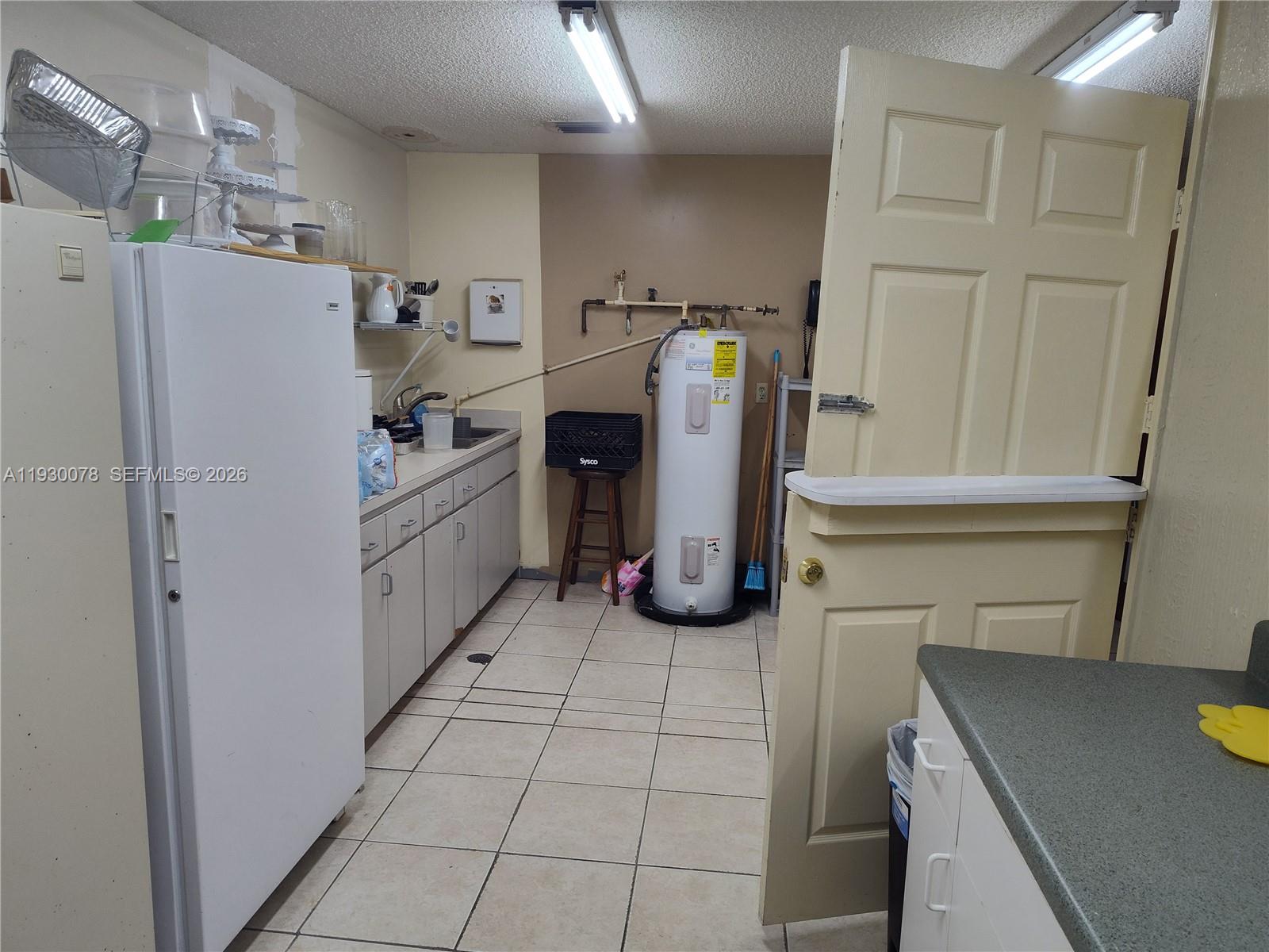 A11930078 Property Photo 29