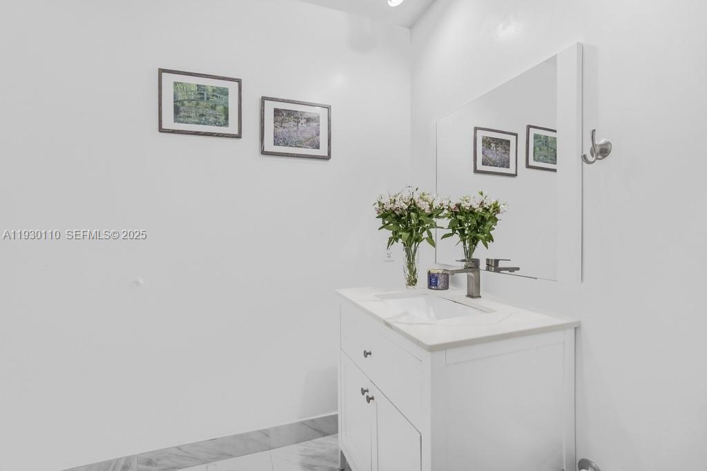 10 S River Drive 608 Property Photo 19