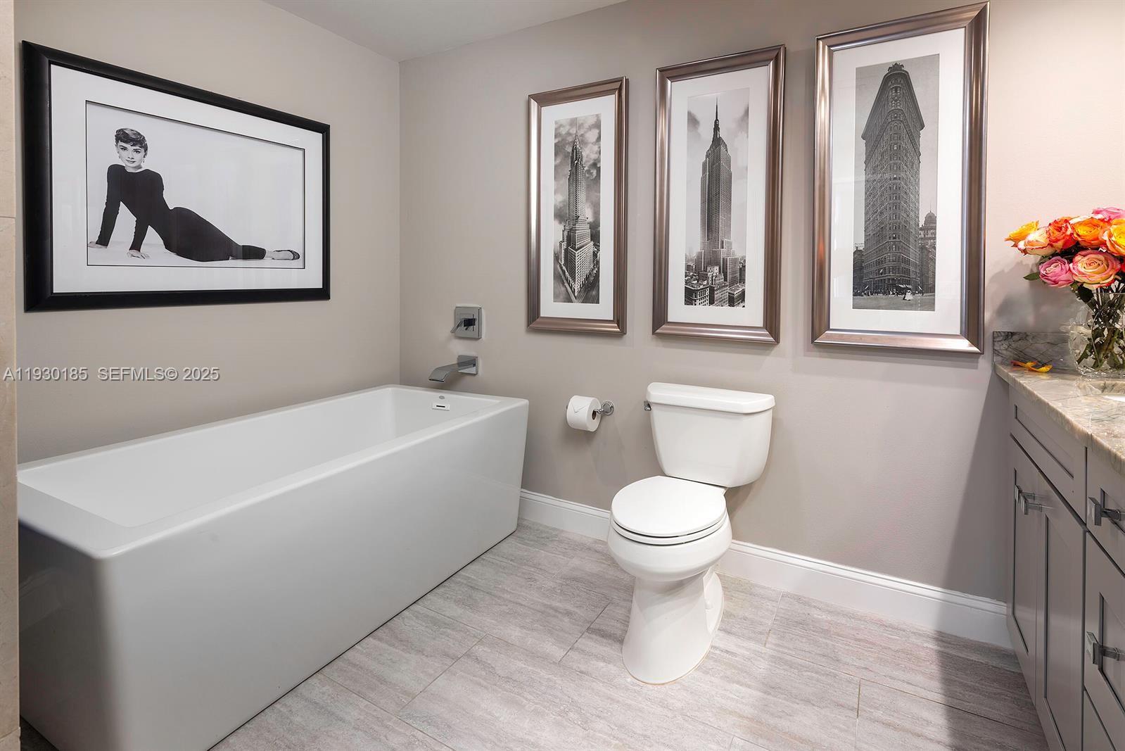 2450 Presidential Way Ph7 Property Photo 9