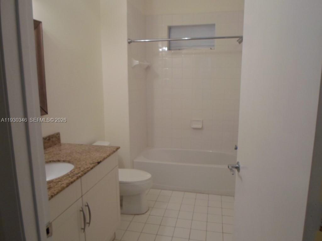7275 Sw 90th Way G 611 Property Photo 28