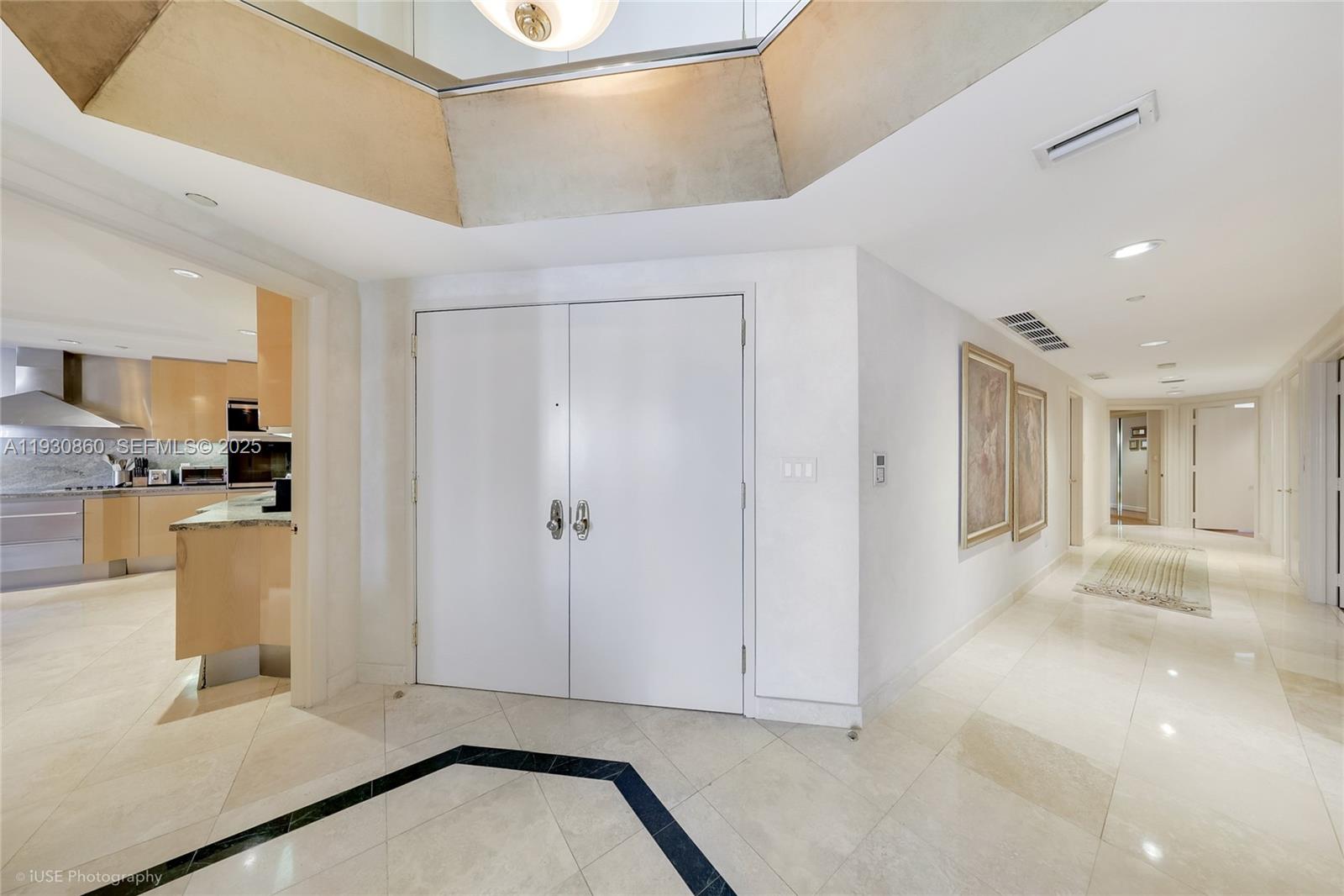 2600 Island Boulevard 703 Property Photo 5