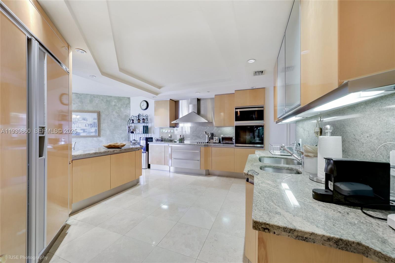 2600 Island Boulevard 703 Property Photo 7