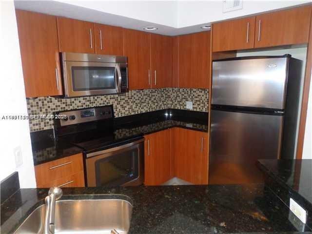 3300 N Pinewalk Drive N 1928 Property Photo 2
