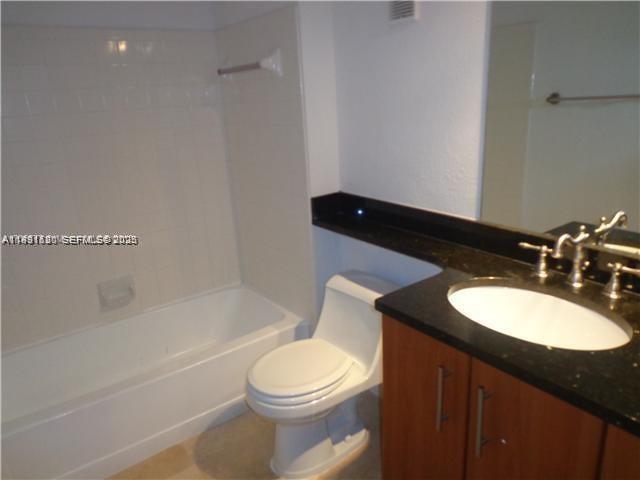3300 N Pinewalk Drive N 1928 Property Photo 5