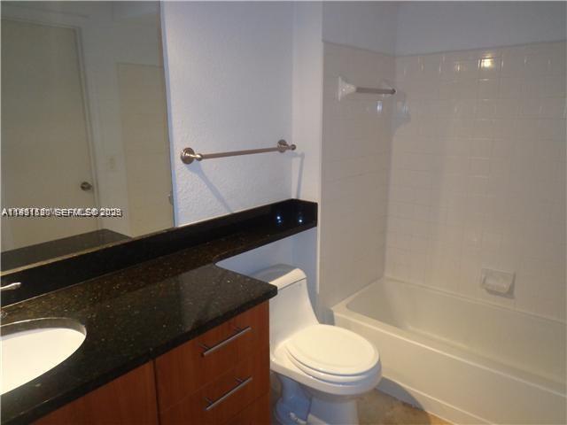 3300 N Pinewalk Drive N 1928 Property Photo 7