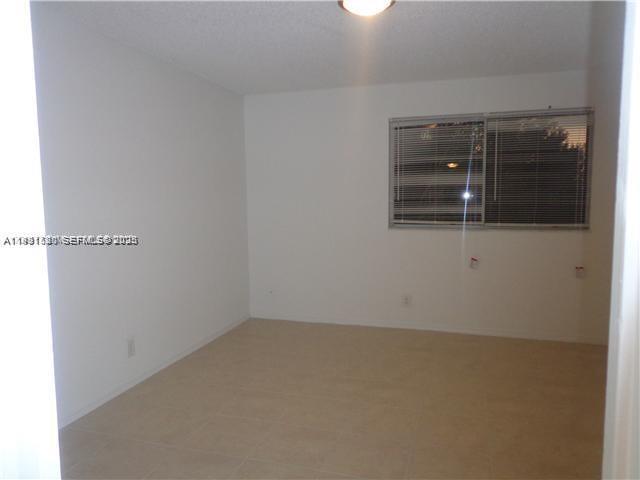 3300 N Pinewalk Drive N 1928 Property Photo 8