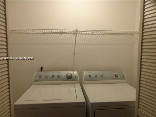 3300 N Pinewalk Drive N 1928 Property Photo 10