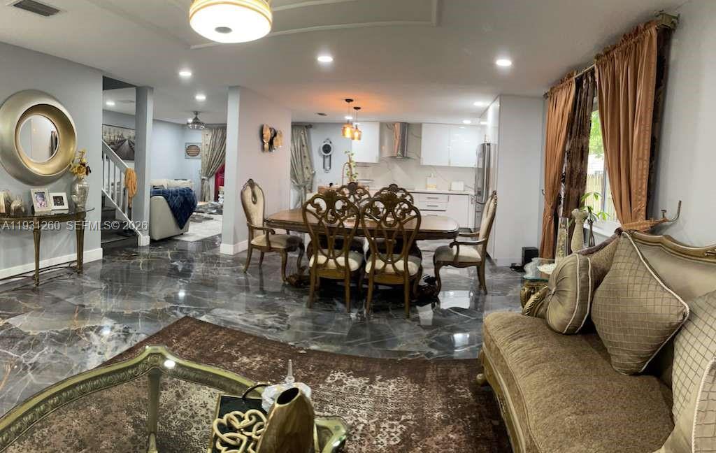 A11931260 Property Photo 17