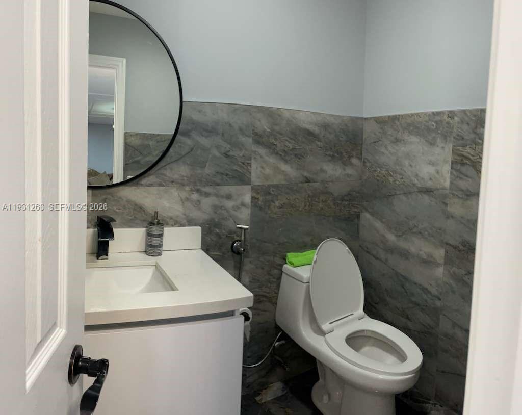 A11931260 Property Photo 20