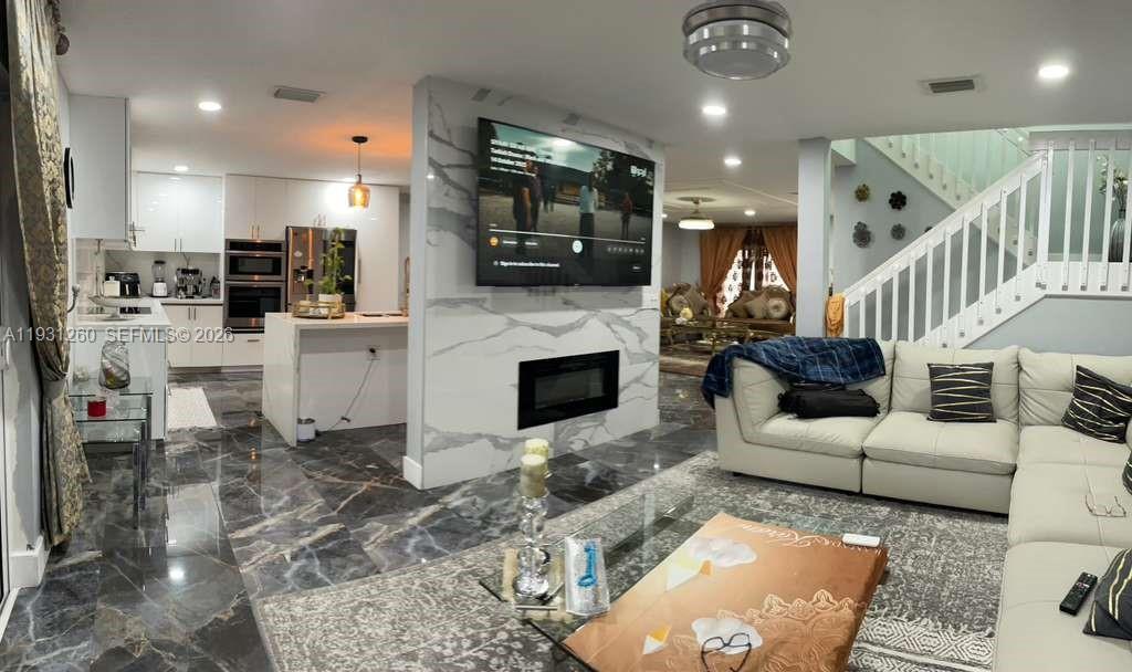 A11931260 Property Photo 25