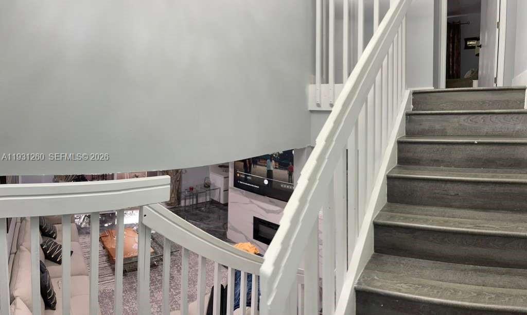 A11931260 Property Photo 29