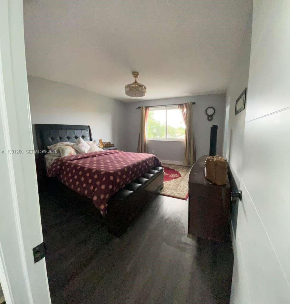A11931260 Property Photo 30