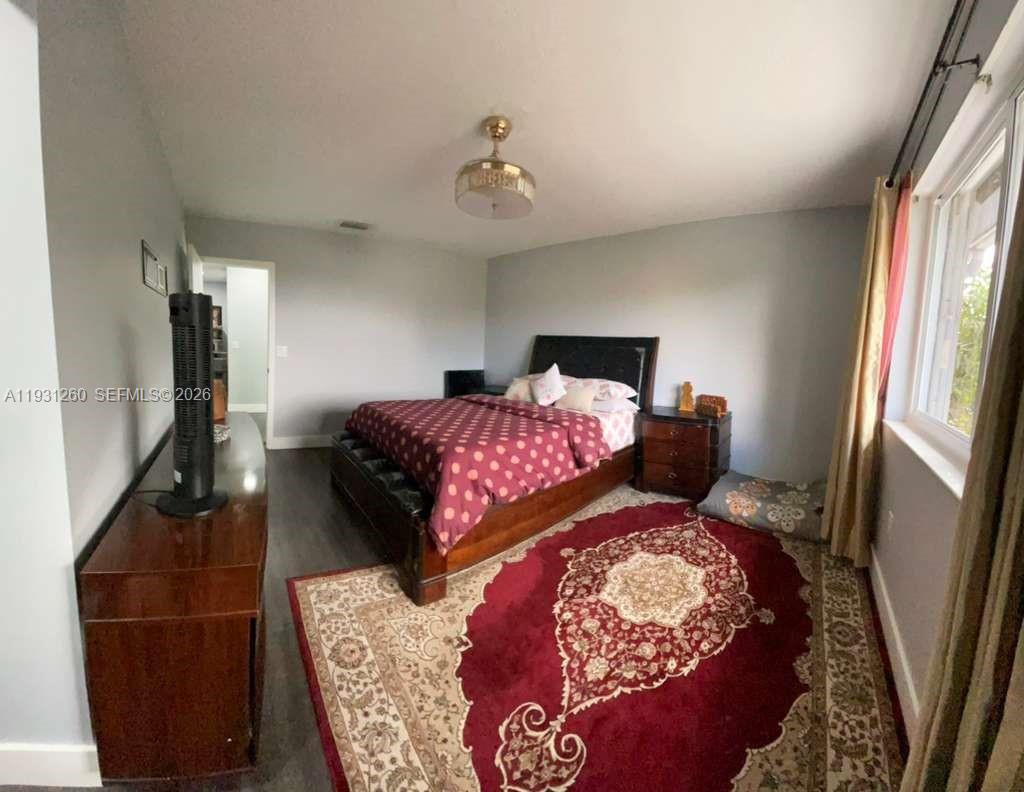 A11931260 Property Photo 31
