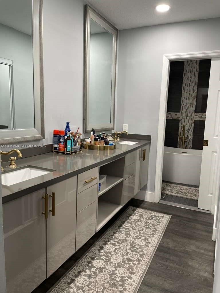 A11931260 Property Photo 33
