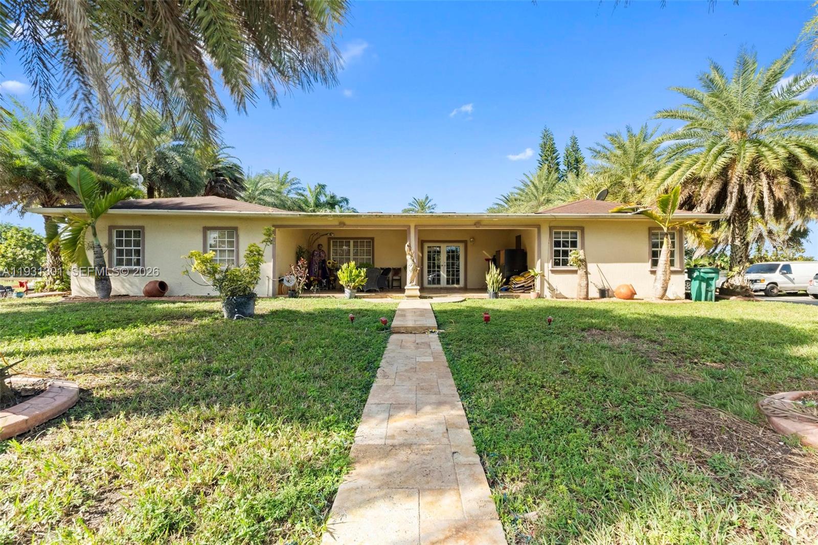 A11931301 Property Photo 2