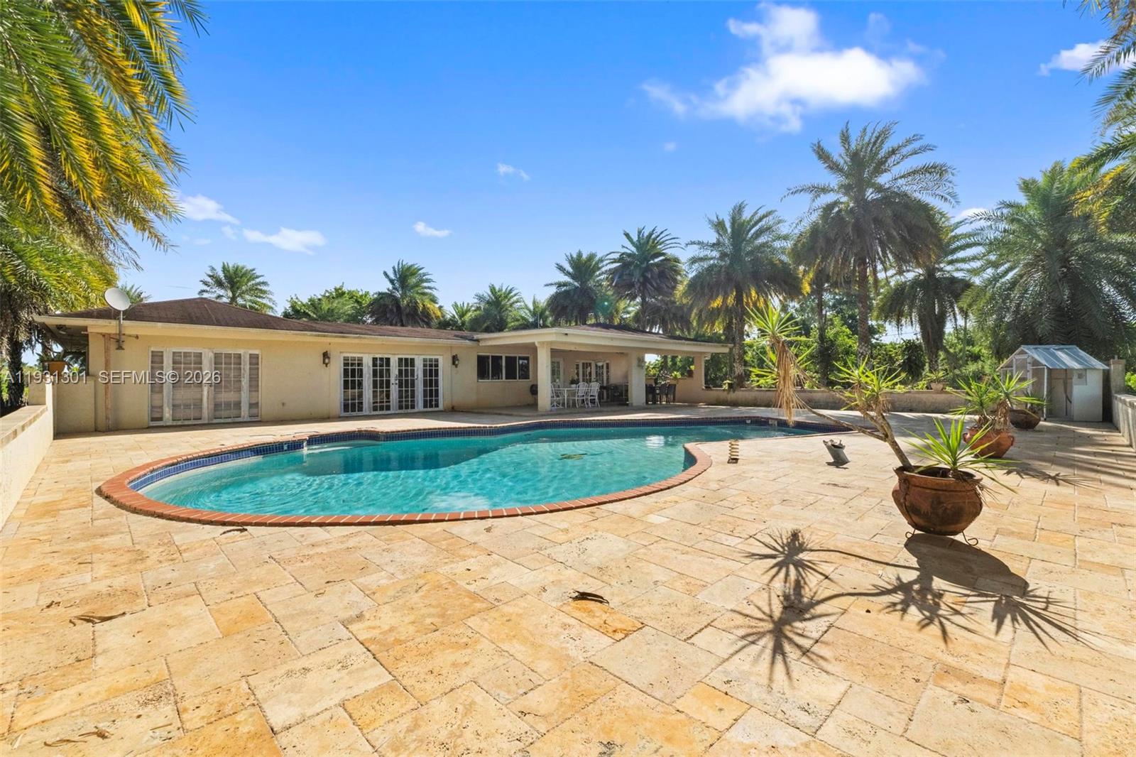 A11931301 Property Photo 17