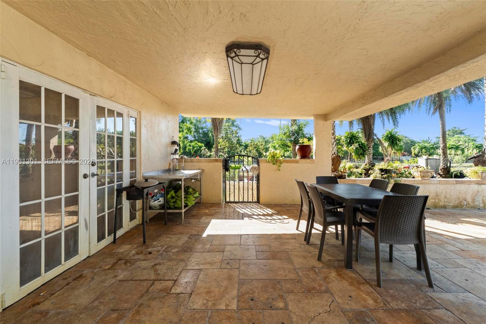 A11931301 Property Photo 19