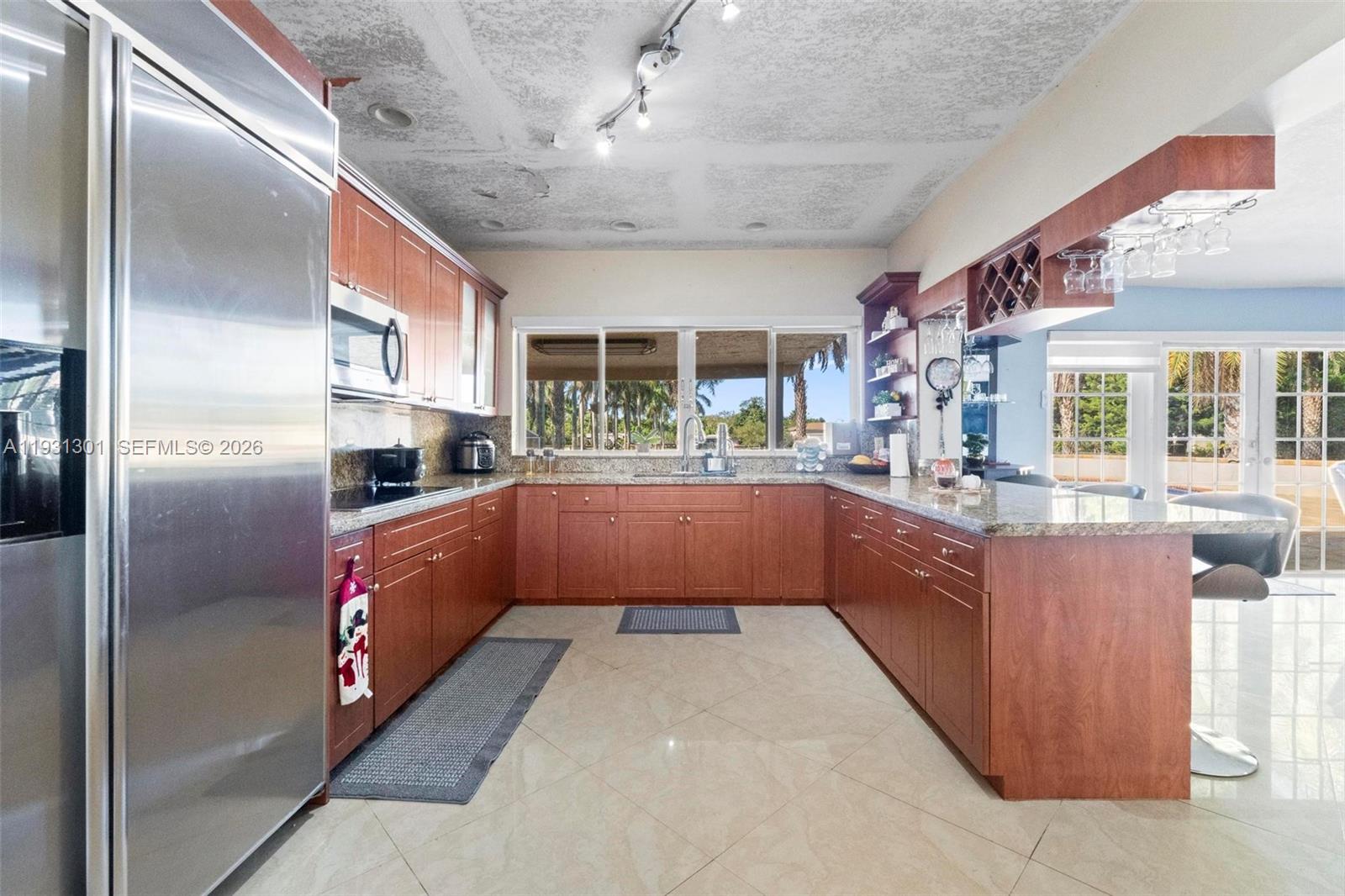 A11931301 Property Photo 25