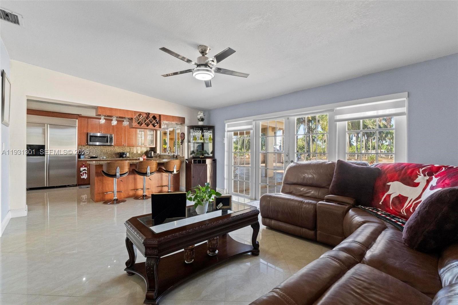 A11931301 Property Photo 27