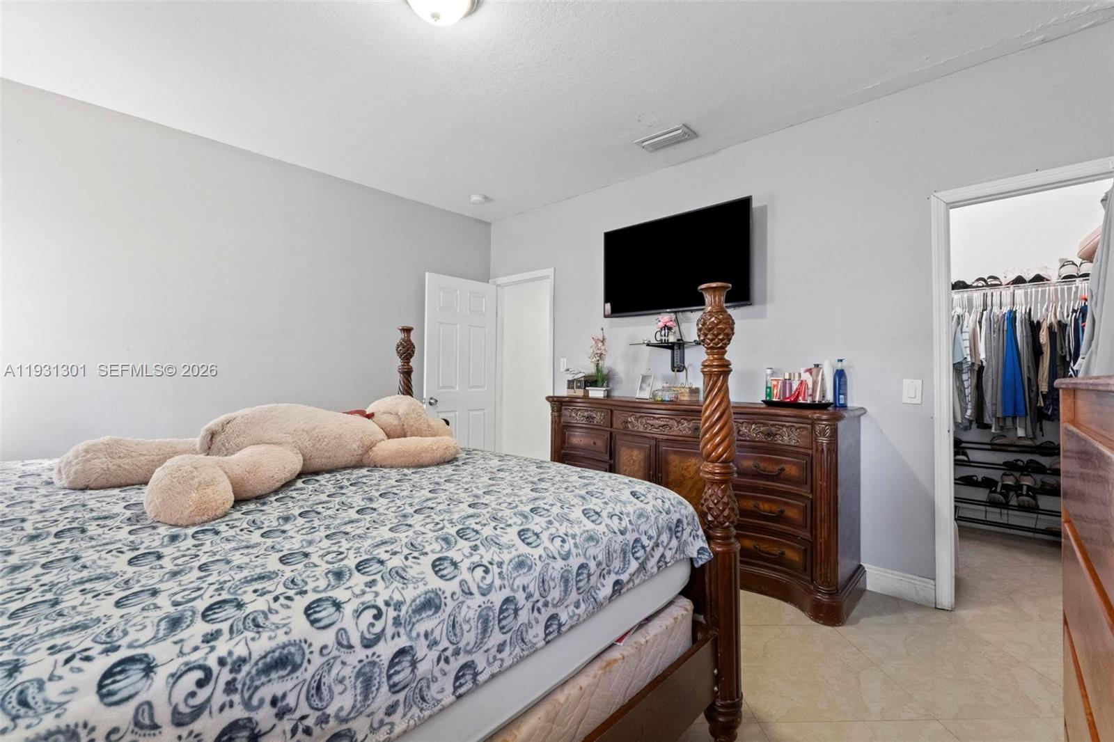 A11931301 Property Photo 29