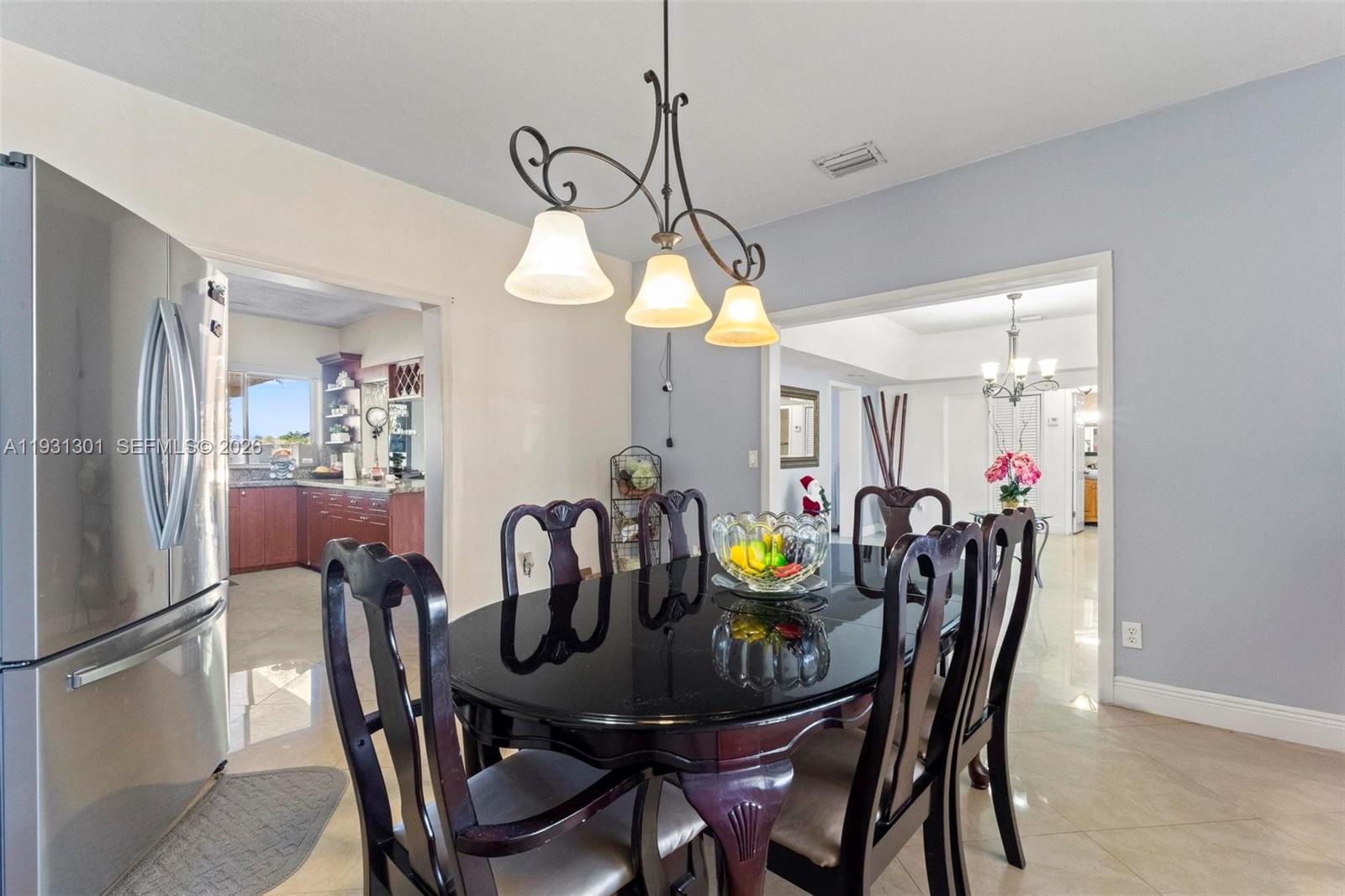 A11931301 Property Photo 33