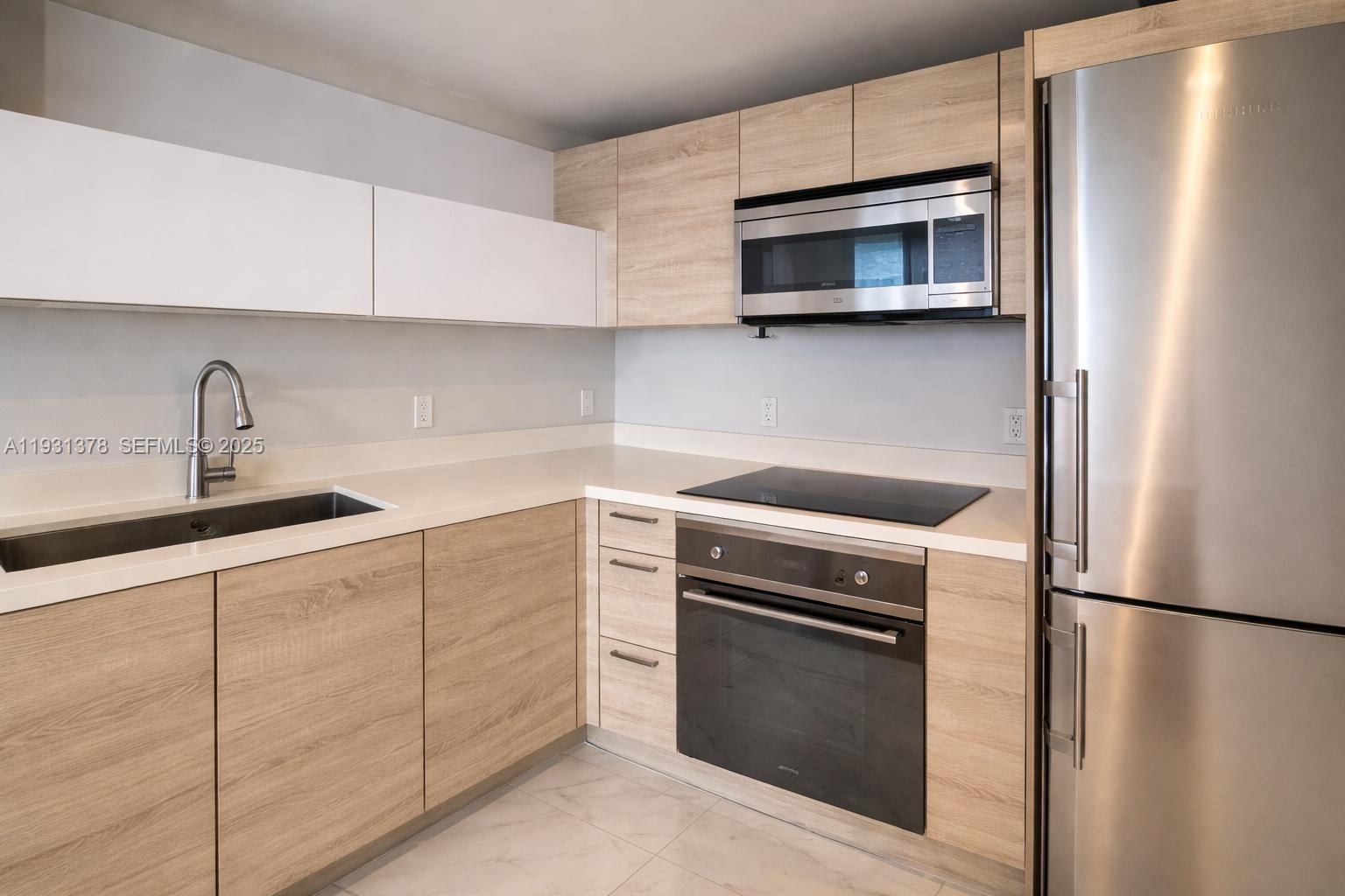 16385 Biscayne Boulevard 1102 Property Photo 7
