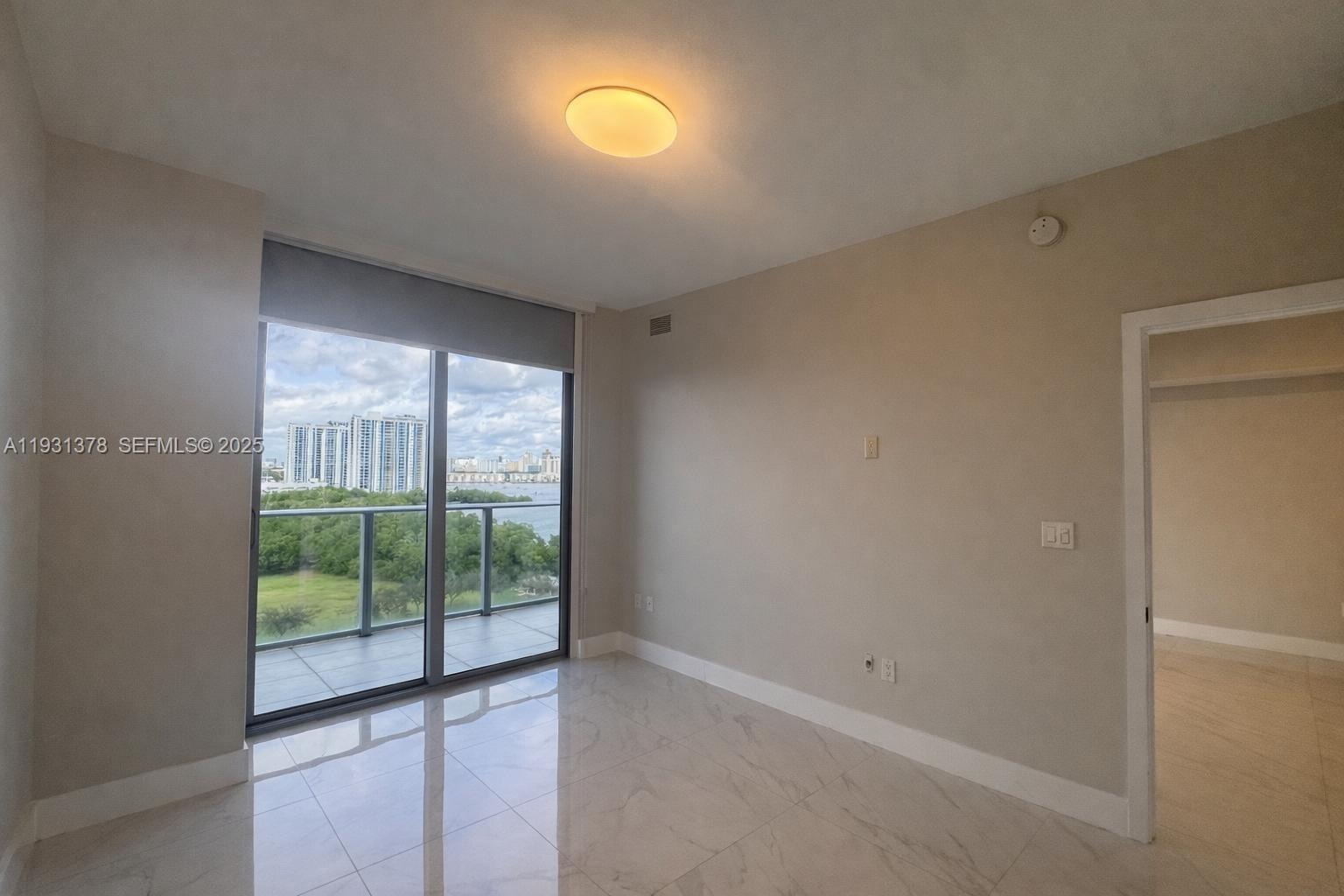 16385 Biscayne Boulevard 1102 Property Photo 12