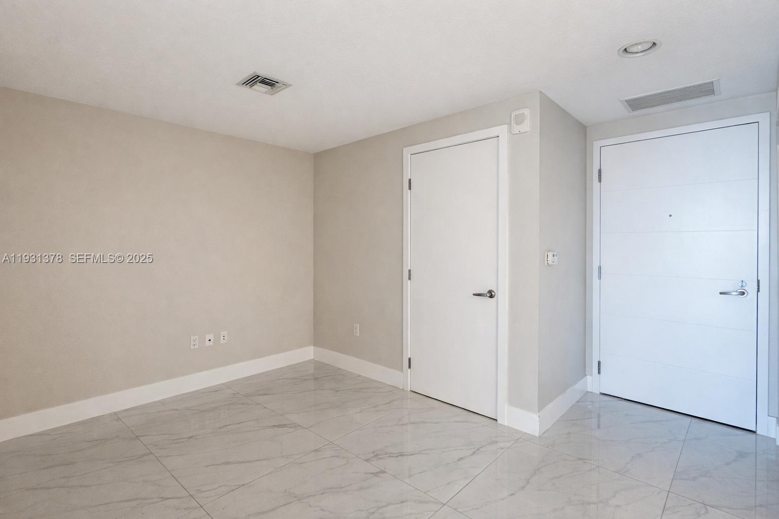 16385 Biscayne Boulevard 1102 Property Photo 17