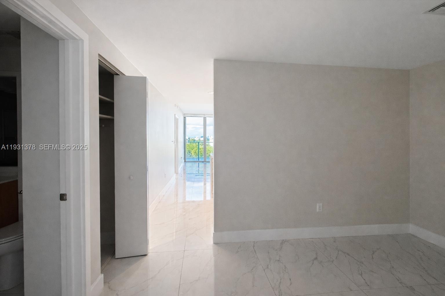 16385 Biscayne Boulevard 1102 Property Photo 20
