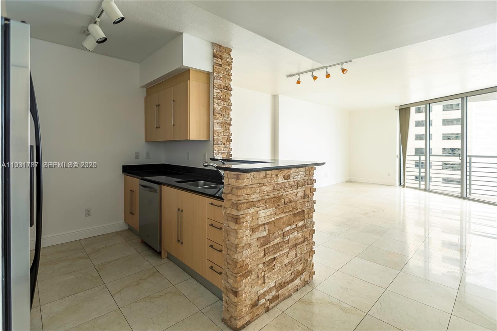 335 S Biscayne Boulevard 2710 Property Photo 6