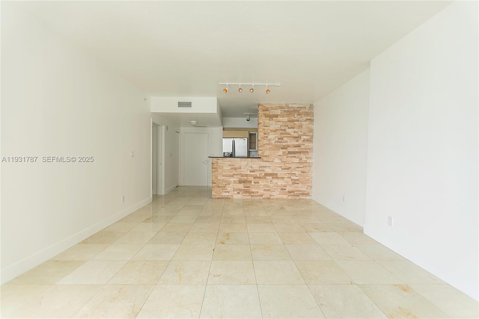335 S Biscayne Boulevard 2710 Property Photo 8