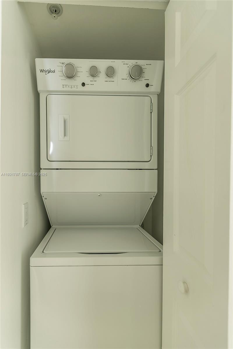 335 S Biscayne Boulevard 2710 Property Photo 11