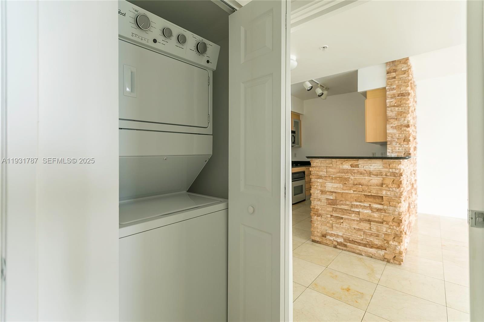 335 S Biscayne Boulevard 2710 Property Photo 12