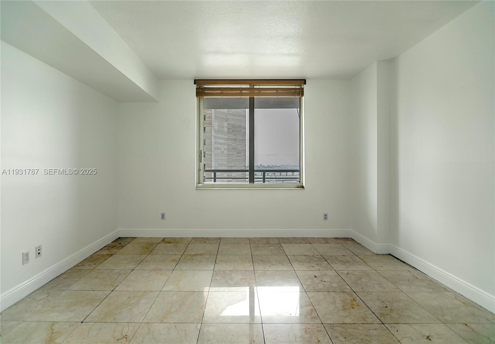 335 S Biscayne Boulevard 2710 Property Photo 13