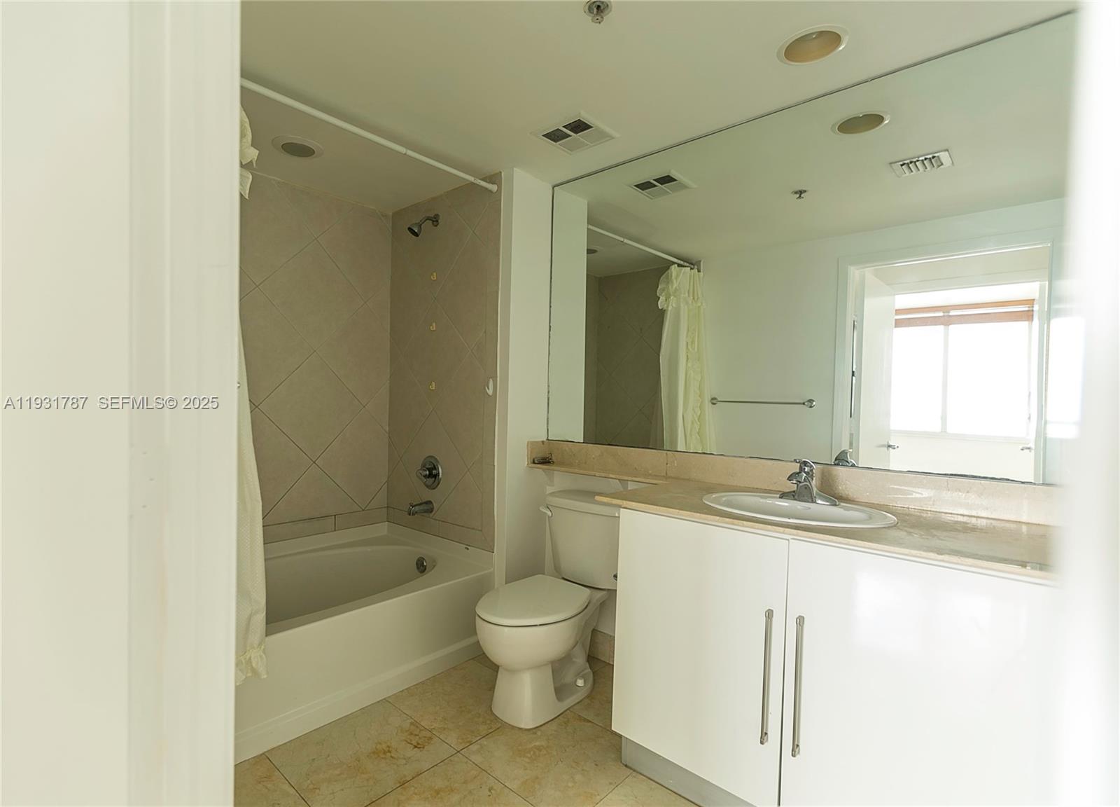 335 S Biscayne Boulevard 2710 Property Photo 17
