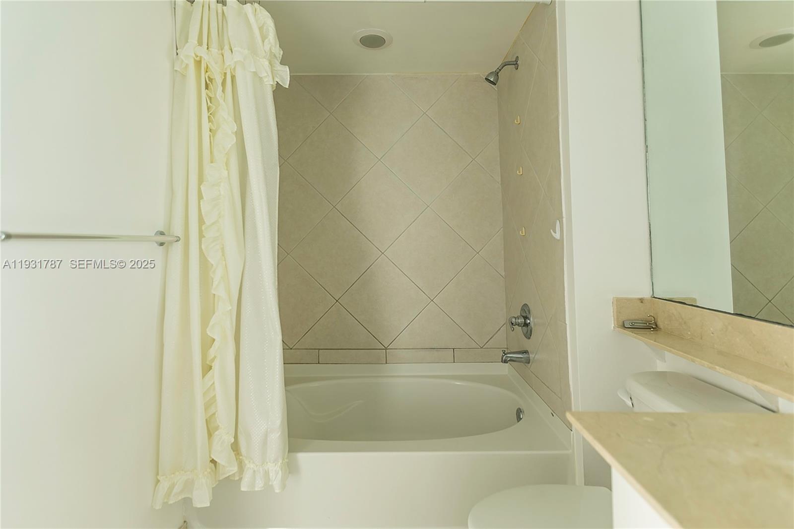335 S Biscayne Boulevard 2710 Property Photo 18