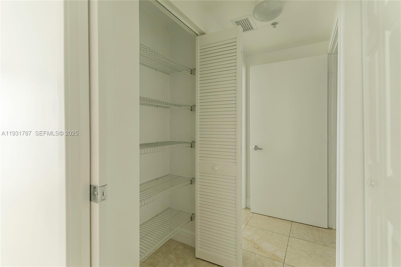 335 S Biscayne Boulevard 2710 Property Photo 19