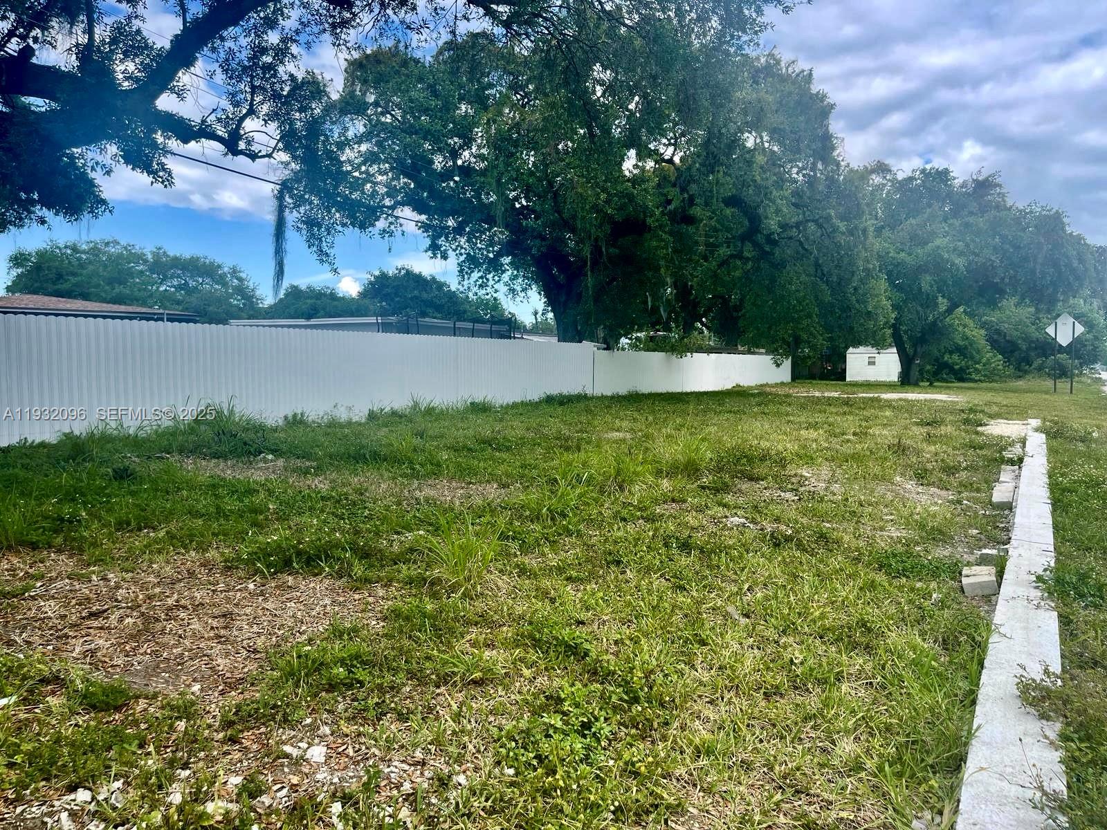 2451 Nw 167th Street Property Photo 4