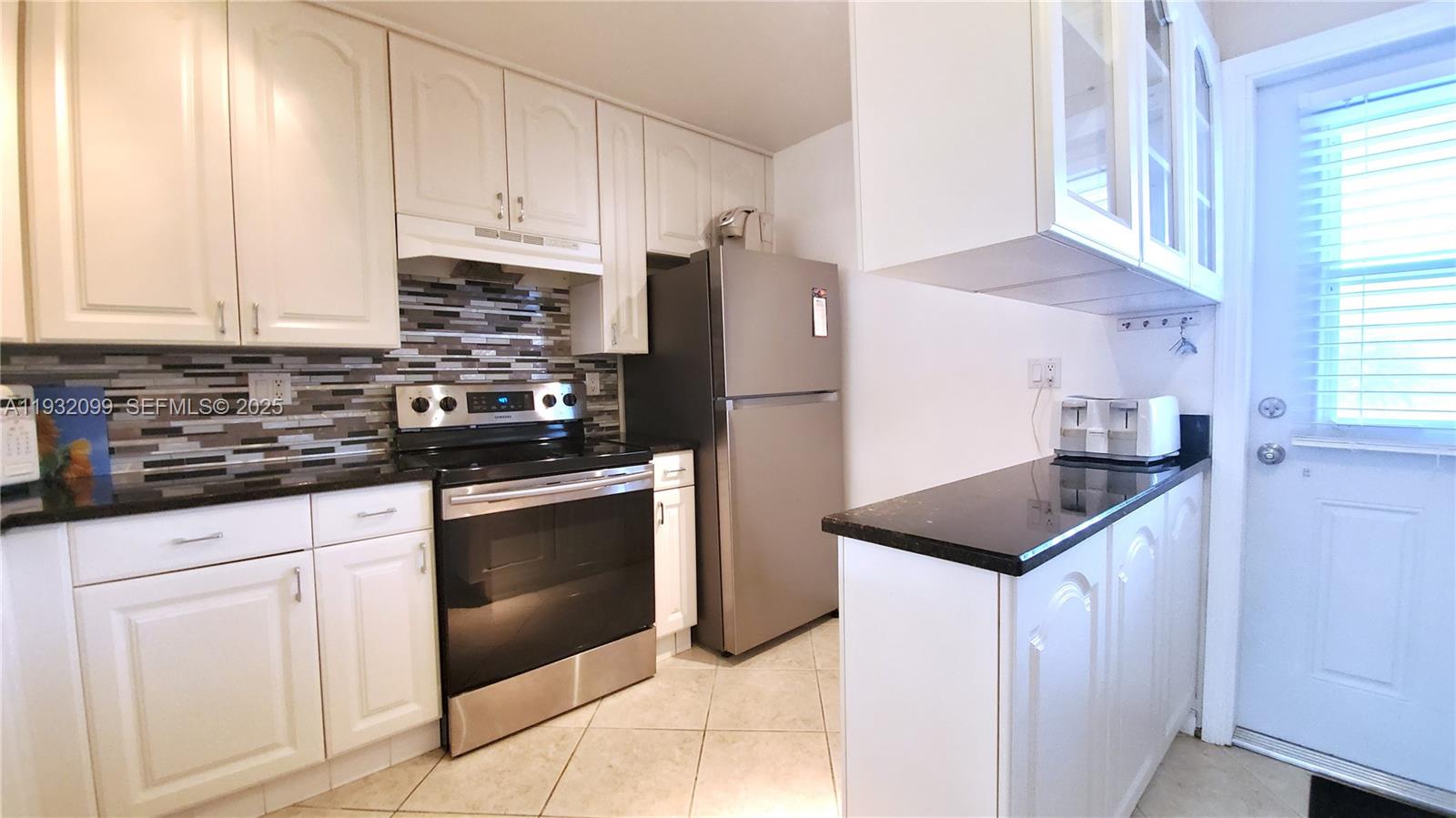 470 Paradise Isle Boulevard 309 Property Photo 2