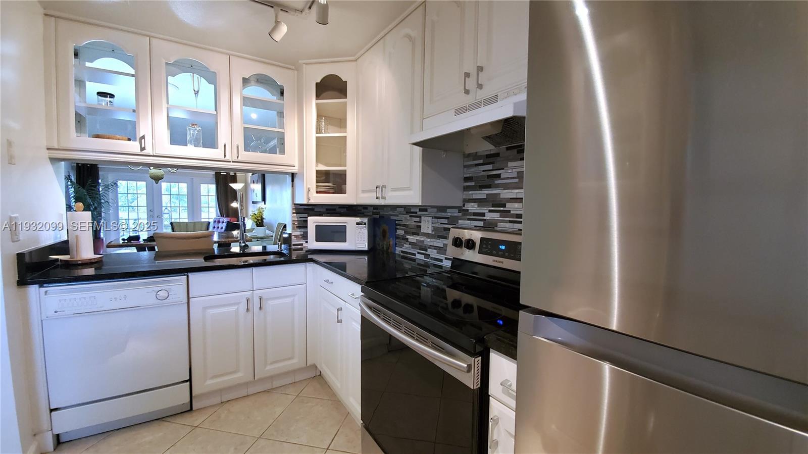 470 Paradise Isle Boulevard 309 Property Photo 5