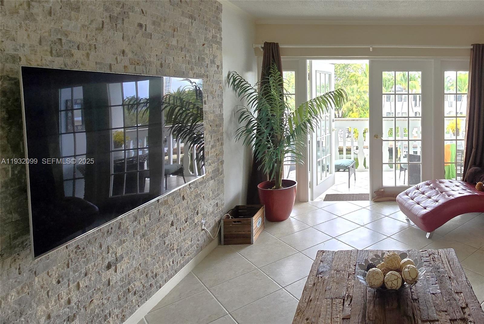 470 Paradise Isle Boulevard 309 Property Photo 18