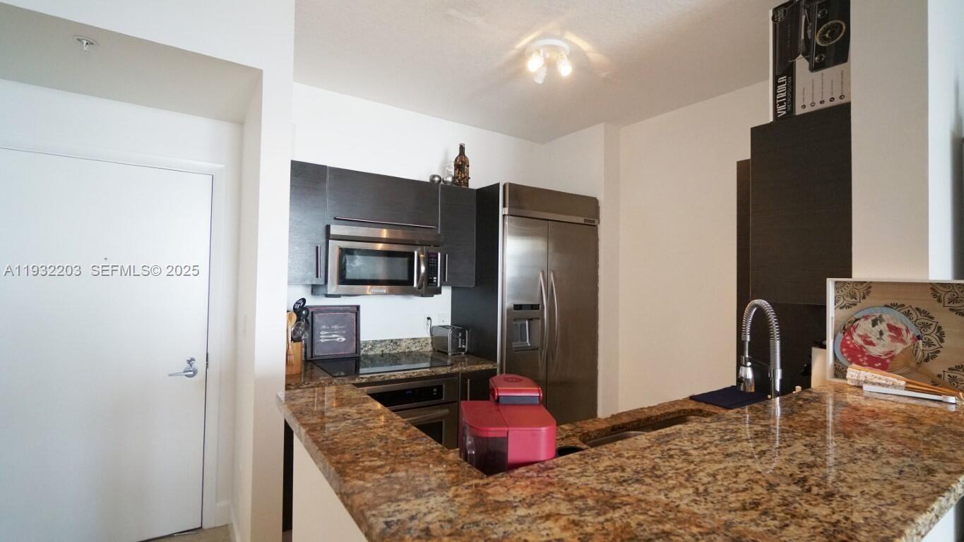 550 Okeechobee Boulevard 1216 Property Photo 8