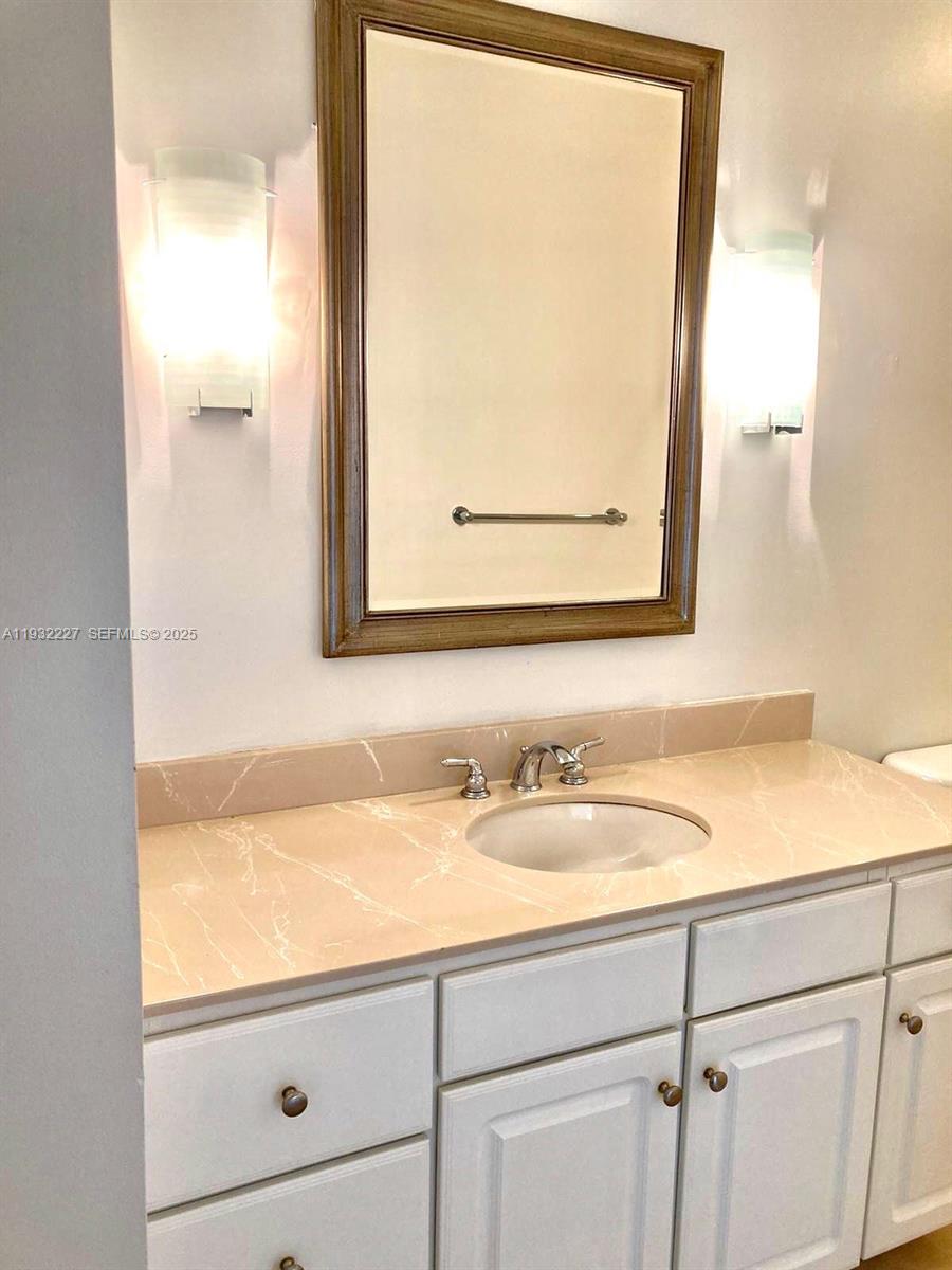 2001 Biscayne Boulevard 2608 Property Photo 5