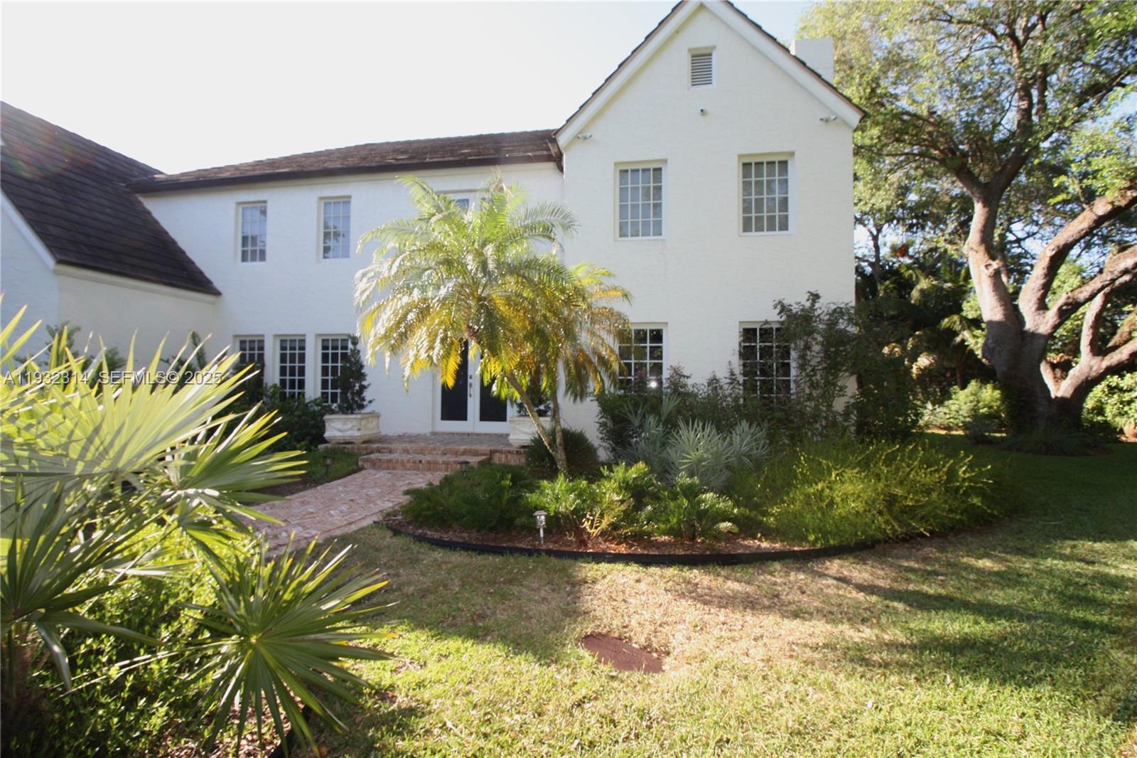 6750 Granada Boulevard Property Photo 3