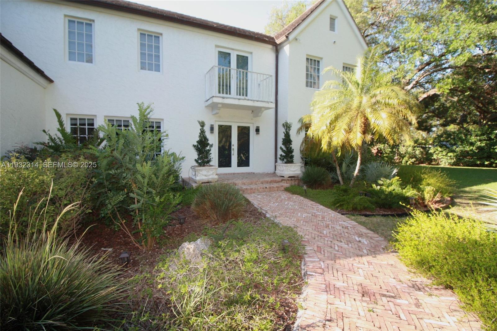 6750 Granada Boulevard Property Photo 4